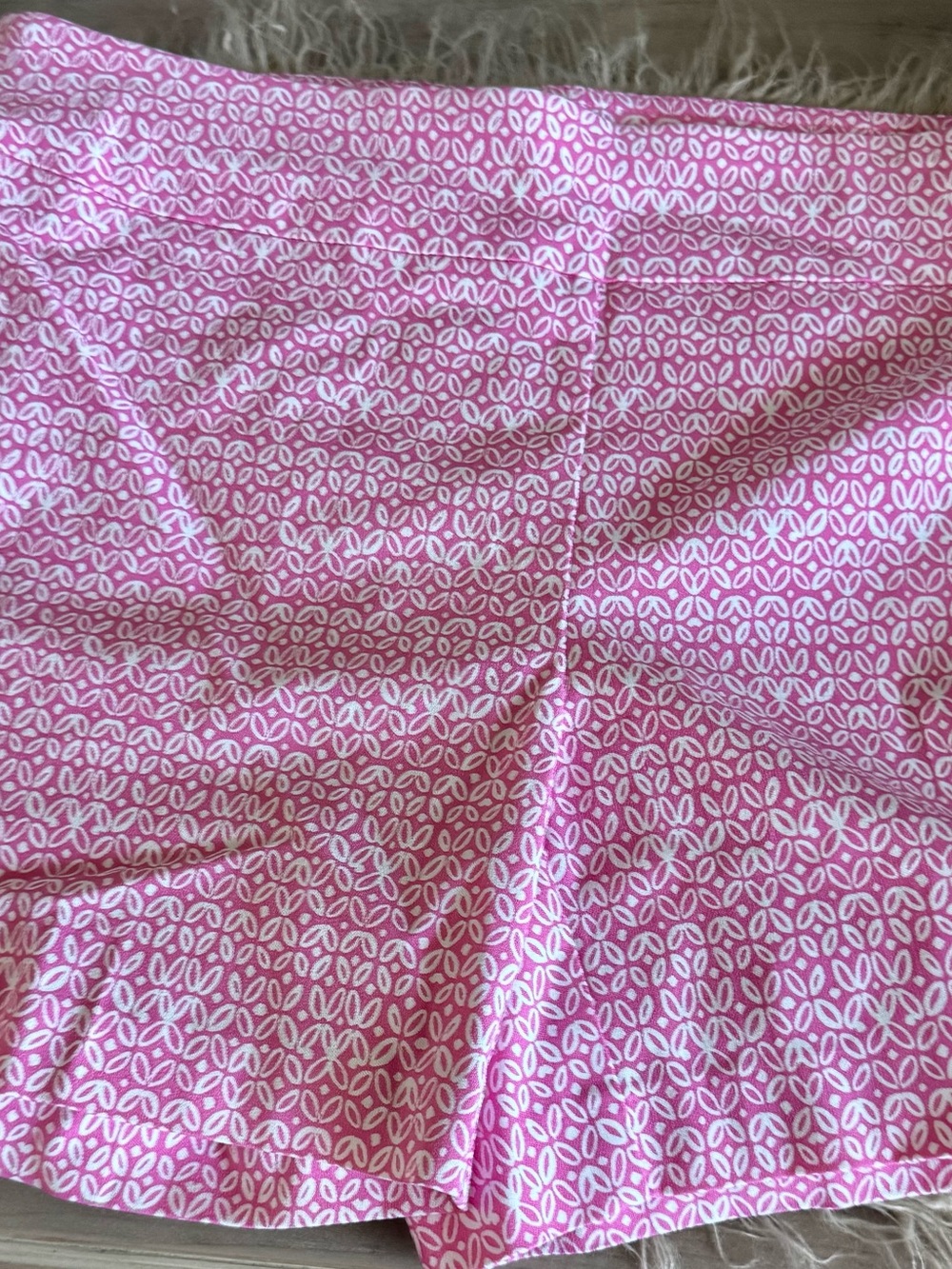 Counterparts Pink and White Geometric Pattern Pull on Shorts Size Large